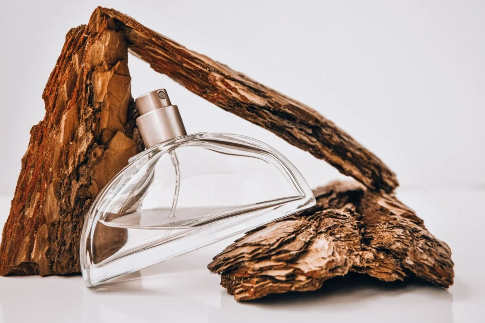 Woody Perfumes: A Guide for Lovers of Deep and Sophisticated Fragrances